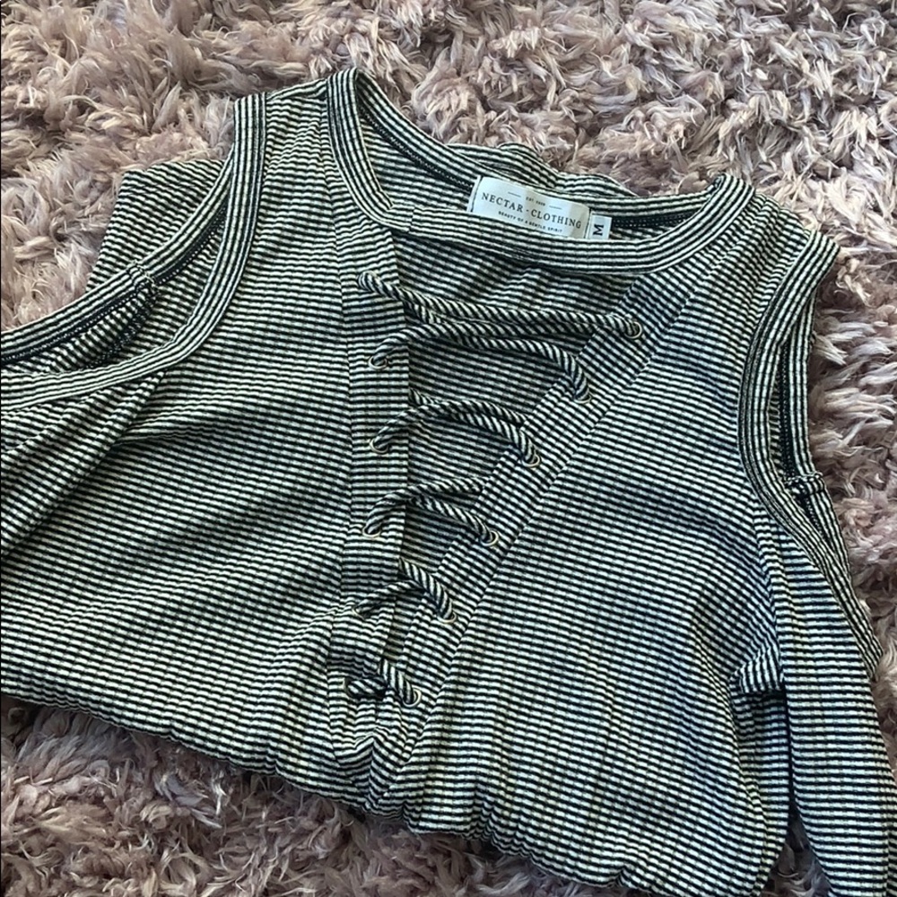 Striped top - Cold Shoulder - Picture 5 of 7